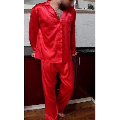 Шелковая  пижама  мужская  красного цвета из натурального шелка в наличии. Размеры s,l,xl,xxl,xxxl. Низкие цены, высокое качество, быстрая доставка. Упаковка.  